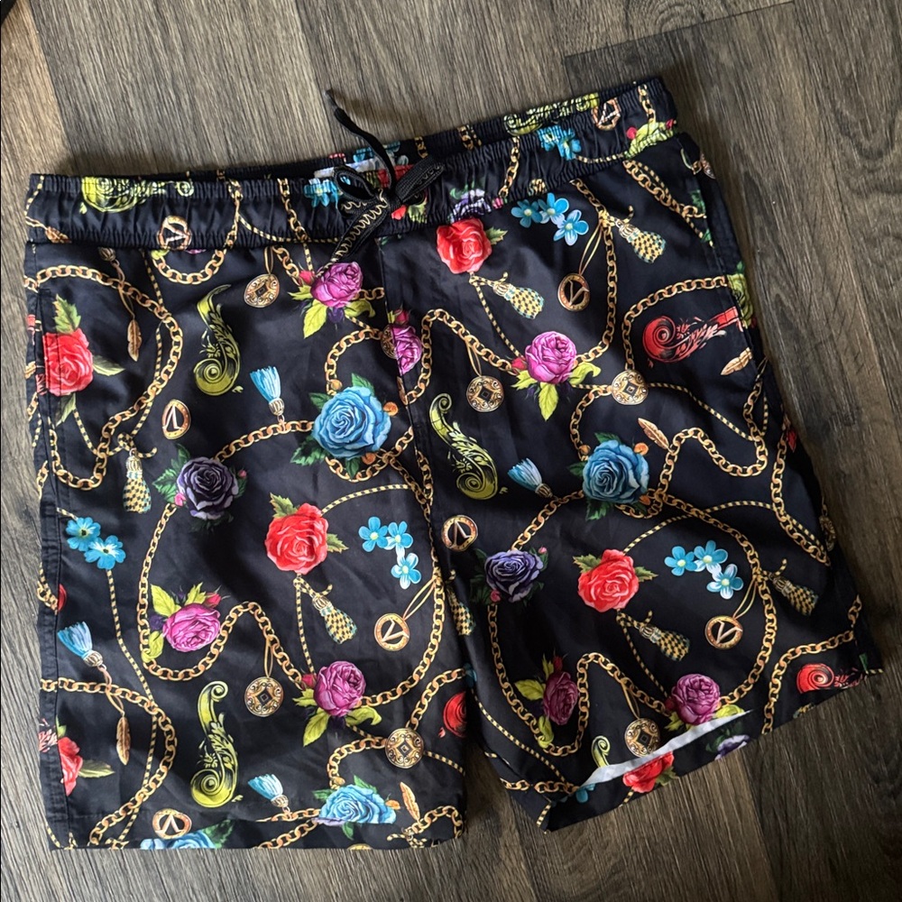 ⛓️Men’s Floral and Chain Swim Shorts⛓️